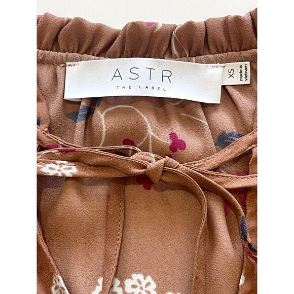 ASTR The Label Floral Print Cold shoulder Blouse V Neck flutter sleeve boho XS - Picture 3 of 4